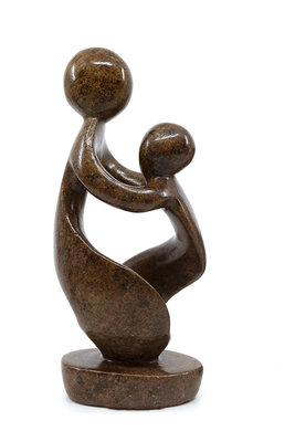 Stenen beeld moeder en kind 21 cm hoog, bruin