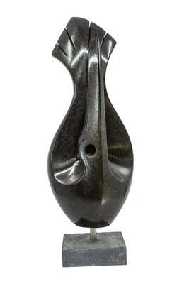 Stenen beeld uniek vogel, Stretching bird op sokkel, Tengenenge stenen dier