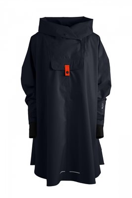 Blaest Poncho model Bergen zwart