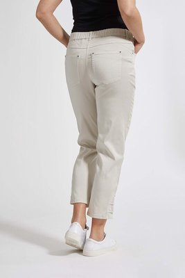 Laurie broek, model Hannah Regular Cropped basis tencel sand 28362-25102