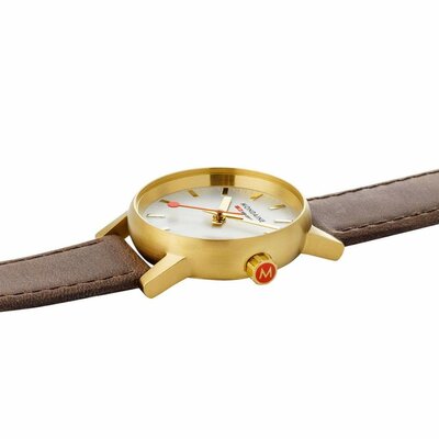 Mondaine Horloge evo2 goud 30 mm. Mondaine Horloge evo2 goud 30 mm.