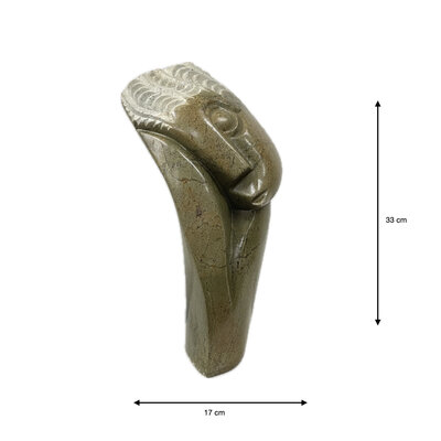Stenen beeld, Modelling girl, Fruit serpentine 33 cm