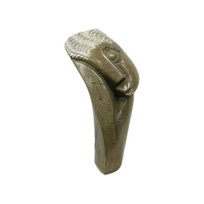 Stenen beeld, Modelling girl, Fruit serpentine 33 cm