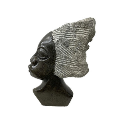 Stenen beeld, Woman in the wind, Serpentine 25 cm