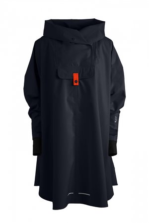 Blaest Poncho model Bergen zwart