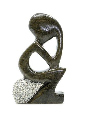 Stenen beeld denker zittend abstract 1 persoon, 11 cm hoog, groen