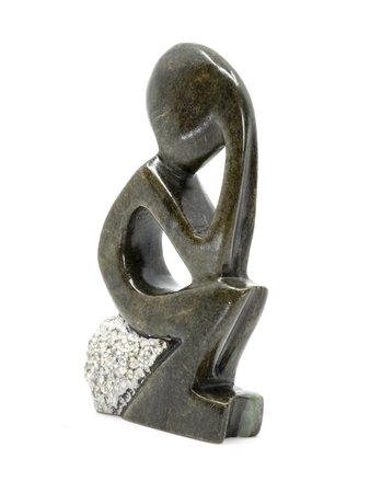 Stenen beeld denker zittend abstract 1 persoon, 11 cm hoog, groen