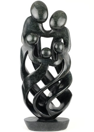 Stenen beeld gezin, familie 5 personen, vader, moeder, ouders en 3 kinderen. 64 cm hoog, zwart