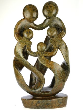 Speksteen beeld familie 5 personen | 57 cm hoog | bruin