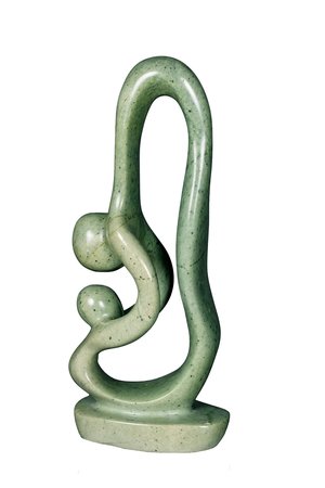 Stenen beeld moeder en kind | 26 cm hoog | groen