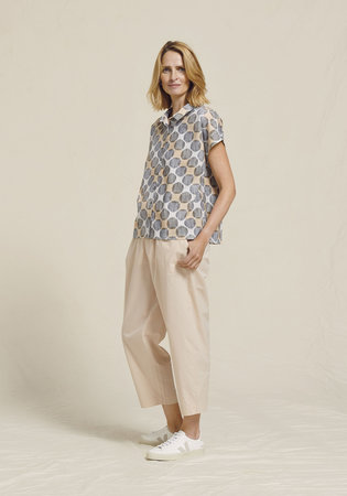 Two Danes kleding, blouse Taba beige
